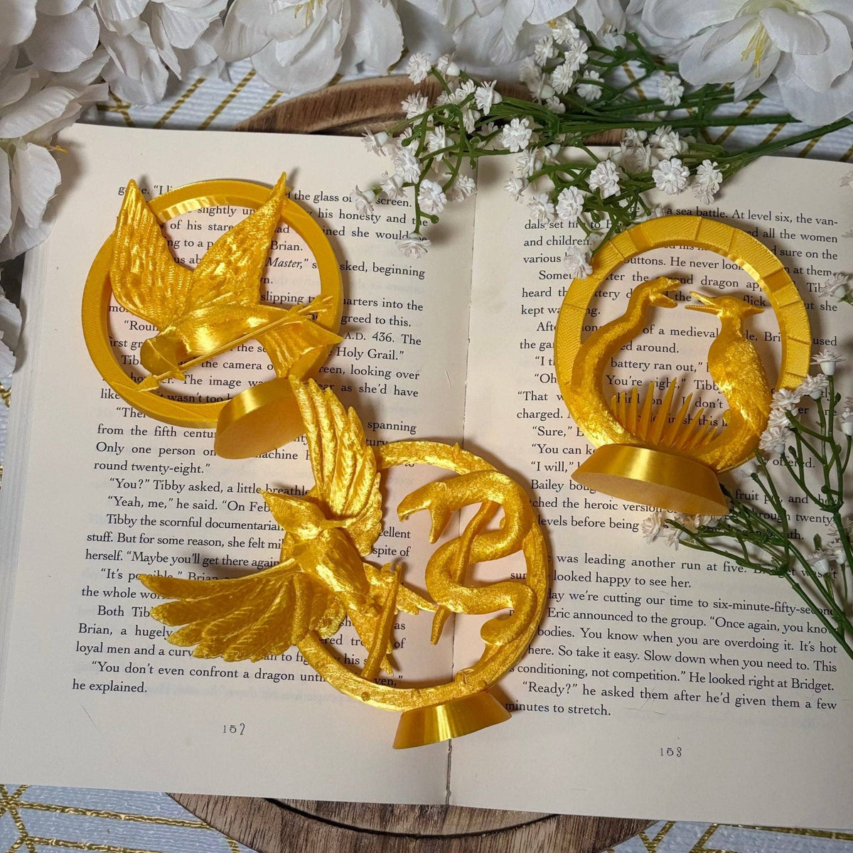 3d Printed Hunger Games Inspired Bookshelf Decor